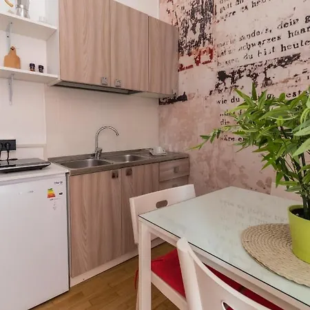 Πανσιόν Le Del Centro 4*