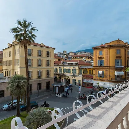 Le Del Centro Πανσιόν 4*